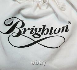 Brighton Rare Dockside Nautical 3d Anchor Leather Applique Straw Tote Nwt $360<br/> 	
 <br/>	 Trésor rare de Brighton pour les quais nautiques, sac en paille avec appliqué en cuir en forme d'ancre 3D, neuf avec étiquette, 360 $