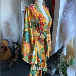 Montre-moi ton kimono tropical Parrot Palm de Show Me Your MuMu Revolve, couvre-maillot kaftan duster.