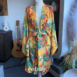 Montre-moi ton kimono tropical Parrot Palm de Show Me Your MuMu Revolve, couvre-maillot kaftan duster.